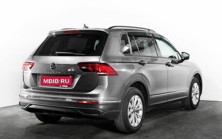 Volkswagen Tiguan II, 2021 год, 2 335 000 рублей, 2 фотография