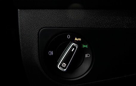 Volkswagen Tiguan II, 2021 год, 2 335 000 рублей, 17 фотография