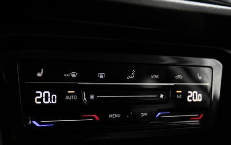 Volkswagen Tiguan II, 2021 год, 2 335 000 рублей, 15 фотография