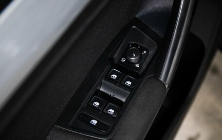 Volkswagen Tiguan II, 2021 год, 2 335 000 рублей, 18 фотография