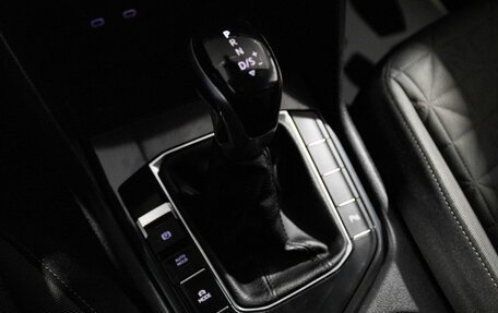 Volkswagen Tiguan II, 2021 год, 2 335 000 рублей, 16 фотография