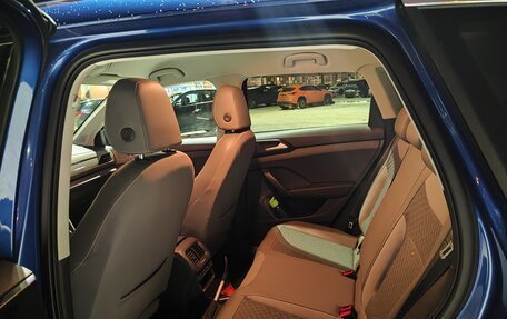 Volkswagen Taos, 2022 год, 2 700 000 рублей, 7 фотография