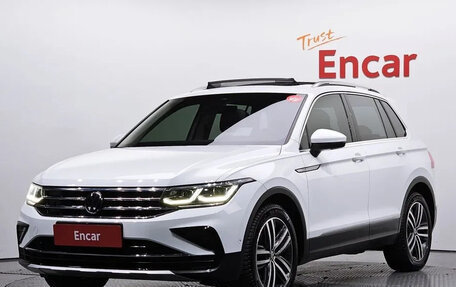 Volkswagen Tiguan II, 2022 год, 3 789 000 рублей, 1 фотография