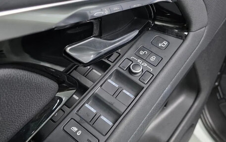 Land Rover Range Rover Evoque II, 2020 год, 2 460 000 рублей, 10 фотография