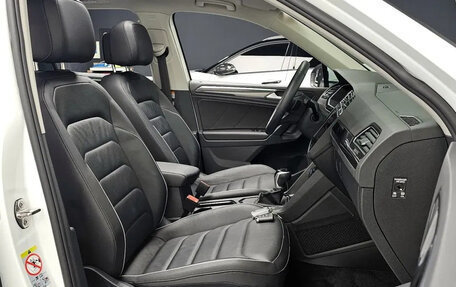 Volkswagen Tiguan II, 2022 год, 3 789 000 рублей, 8 фотография