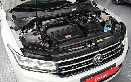 Volkswagen Tiguan II, 2022 год, 3 789 000 рублей, 6 фотография