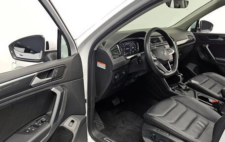 Volkswagen Tiguan II, 2022 год, 3 789 000 рублей, 7 фотография