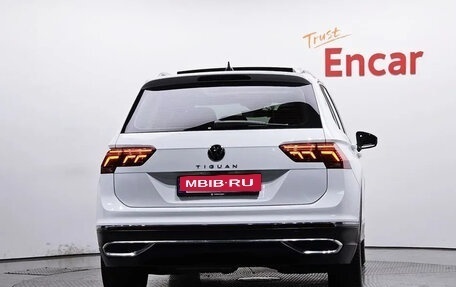 Volkswagen Tiguan II, 2022 год, 3 789 000 рублей, 4 фотография