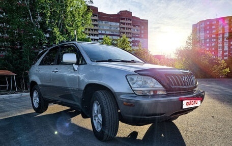 Lexus RX IV рестайлинг, 2001 год, 1 050 000 рублей, 3 фотография