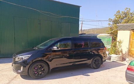 KIA Carnival III, 2016 год, 2 400 000 рублей, 1 фотография