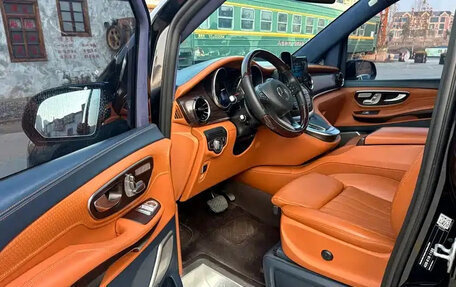 Mercedes-Benz V-Класс, 2022 год, 6 800 009 рублей, 4 фотография