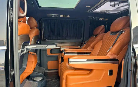 Mercedes-Benz V-Класс, 2022 год, 6 800 009 рублей, 14 фотография
