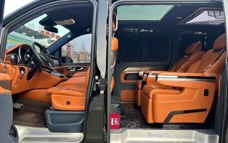 Mercedes-Benz V-Класс, 2022 год, 6 800 009 рублей, 12 фотография