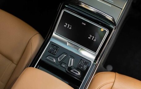 Audi A8, 2018 год, 4 600 000 рублей, 6 фотография