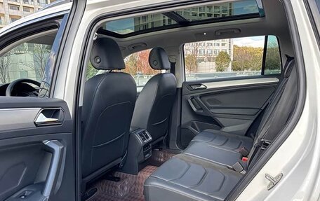 Volkswagen Tiguan II, 2020 год, 2 090 000 рублей, 15 фотография