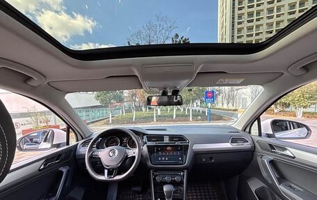 Volkswagen Tiguan II, 2020 год, 2 090 000 рублей, 11 фотография