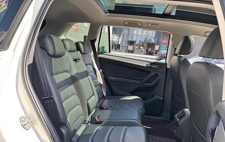 Volkswagen Tiguan II, 2020 год, 2 090 000 рублей, 16 фотография