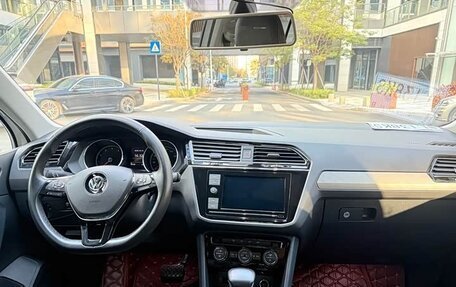 Volkswagen Tiguan II, 2020 год, 2 085 000 рублей, 10 фотография