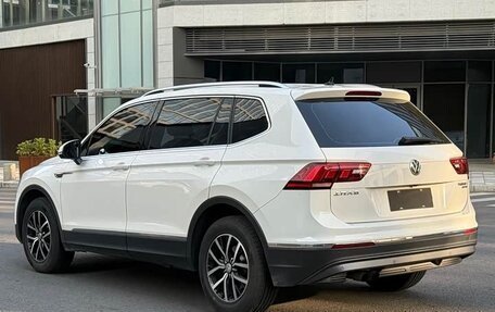 Volkswagen Tiguan II, 2020 год, 2 085 000 рублей, 4 фотография