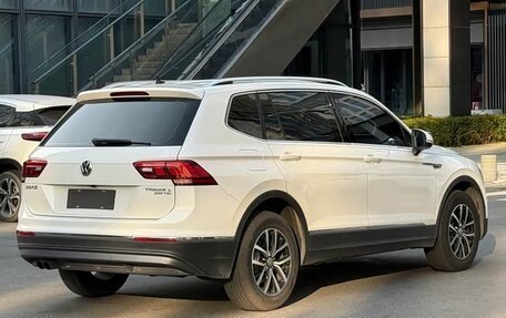 Volkswagen Tiguan II, 2020 год, 2 085 000 рублей, 5 фотография