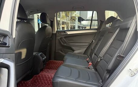 Volkswagen Tiguan II, 2020 год, 2 085 000 рублей, 14 фотография