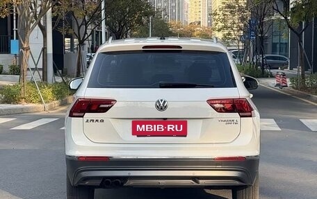 Volkswagen Tiguan II, 2020 год, 2 085 000 рублей, 16 фотография