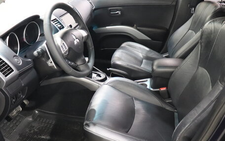 Mitsubishi Outlander III рестайлинг 3, 2011 год, 990 000 рублей, 16 фотография