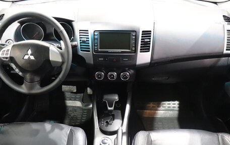 Mitsubishi Outlander III рестайлинг 3, 2011 год, 990 000 рублей, 14 фотография