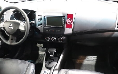 Mitsubishi Outlander III рестайлинг 3, 2011 год, 990 000 рублей, 13 фотография