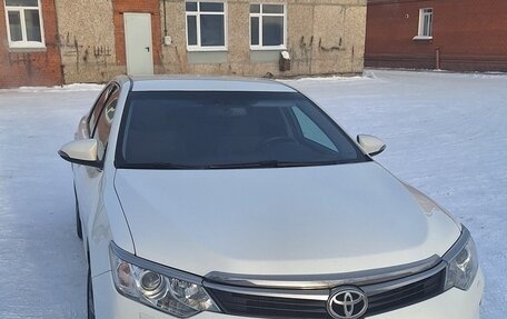 Toyota Camry, 2015 год, 2 250 000 рублей, 4 фотография