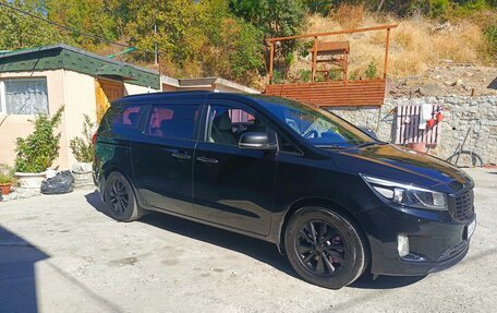 KIA Carnival III, 2016 год, 2 400 000 рублей, 2 фотография