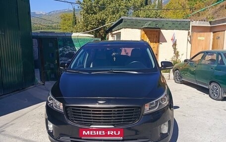 KIA Carnival III, 2016 год, 2 400 000 рублей, 3 фотография