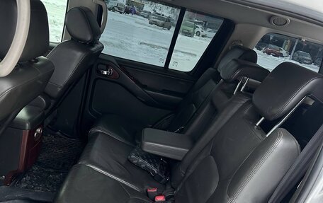 Nissan Pathfinder, 2006 год, 810 000 рублей, 24 фотография