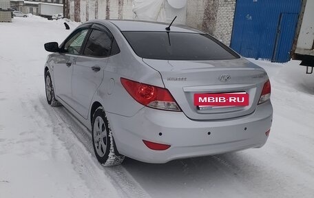 Hyundai Solaris II рестайлинг, 2014 год, 1 000 000 рублей, 3 фотография