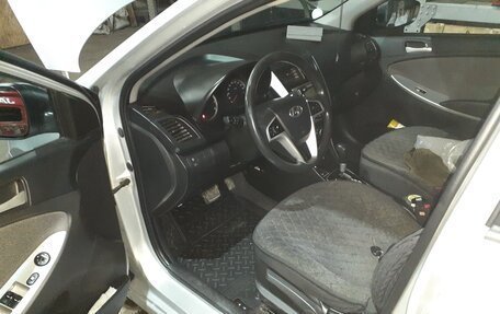 Hyundai Solaris II рестайлинг, 2014 год, 1 000 000 рублей, 10 фотография