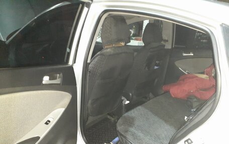 Hyundai Solaris II рестайлинг, 2014 год, 1 000 000 рублей, 12 фотография