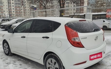 Hyundai Solaris II рестайлинг, 2015 год, 950 000 рублей, 3 фотография