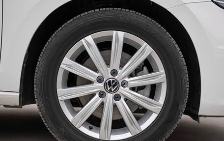 Volkswagen Touran III, 2021 год, 1 690 000 рублей, 21 фотография