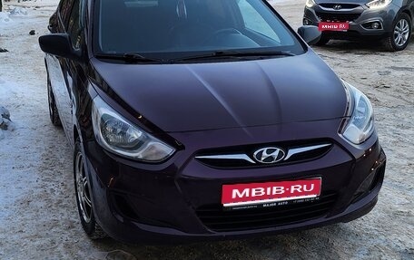 Hyundai Solaris II рестайлинг, 2011 год, 650 000 рублей, 1 фотография