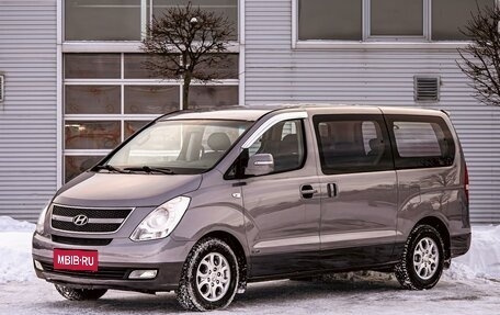 Hyundai Grand Starex Grand Starex I рестайлинг 2, 2011 год, 1 795 000 рублей, 1 фотография