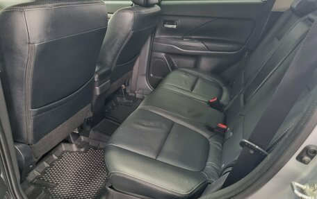 Mitsubishi Outlander III рестайлинг 3, 2012 год, 1 390 000 рублей, 10 фотография