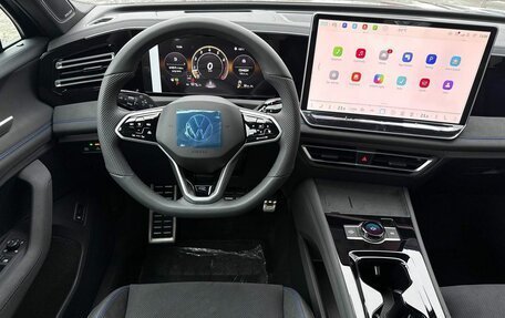 Volkswagen Tiguan II, 2025 год, 4 690 000 рублей, 10 фотография