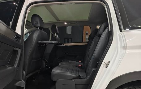 Volkswagen Touran III, 2021 год, 1 690 000 рублей, 9 фотография