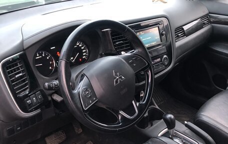 Mitsubishi Outlander III рестайлинг 3, 2016 год, 7 фотография