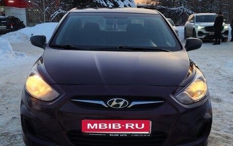 Hyundai Solaris II рестайлинг, 2011 год, 650 000 рублей, 2 фотография