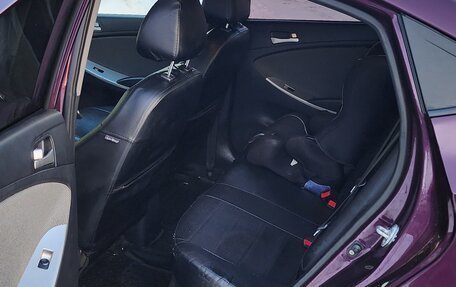 Hyundai Solaris II рестайлинг, 2011 год, 650 000 рублей, 11 фотография