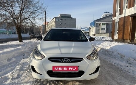 Hyundai Solaris II рестайлинг, 2011 год, 599 000 рублей, 3 фотография