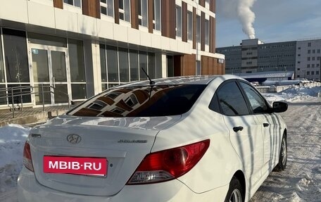 Hyundai Solaris II рестайлинг, 2011 год, 599 000 рублей, 4 фотография