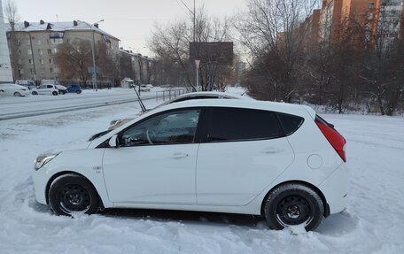 Hyundai Solaris II рестайлинг, 2015 год, 1 090 000 рублей, 2 фотография
