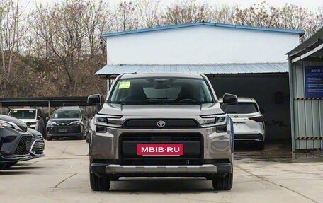 Toyota RAV4, 2025 год, 4 800 000 рублей, 2 фотография